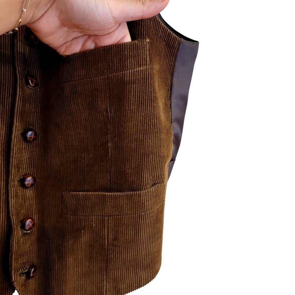 Vtg Unisex Brown Corduroy Vest With Pockets & Adjustable Back Strap - Picture 15 of 16